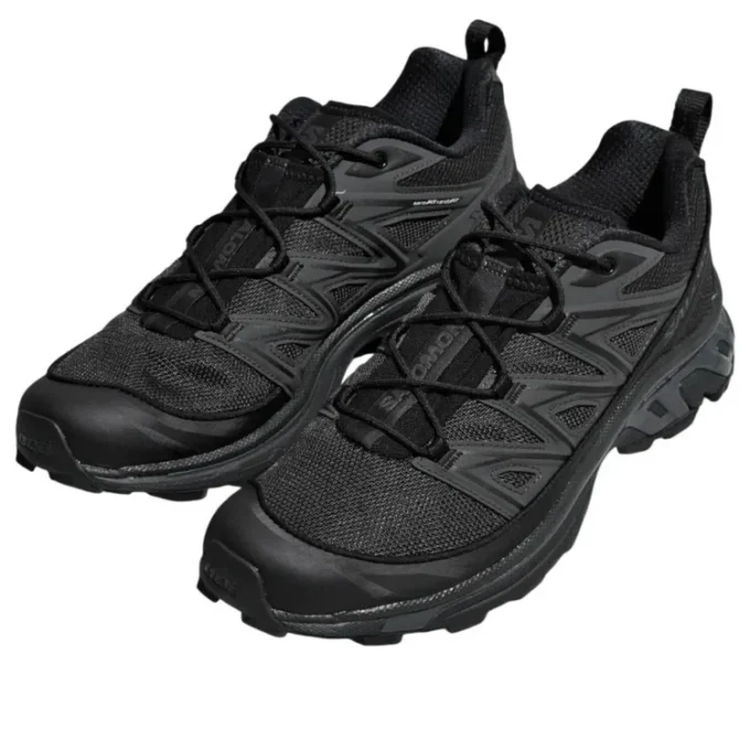 XT-6 Expanse “Triple Black”